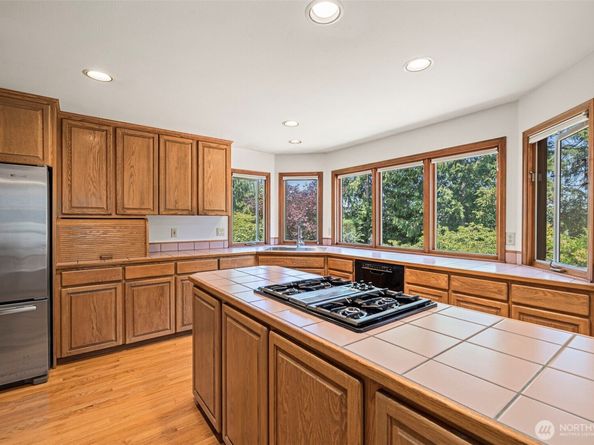 4916 162nd Court NE, Redmond WA 98052