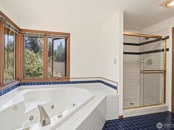 4916 162nd Court NE, Redmond WA 98052