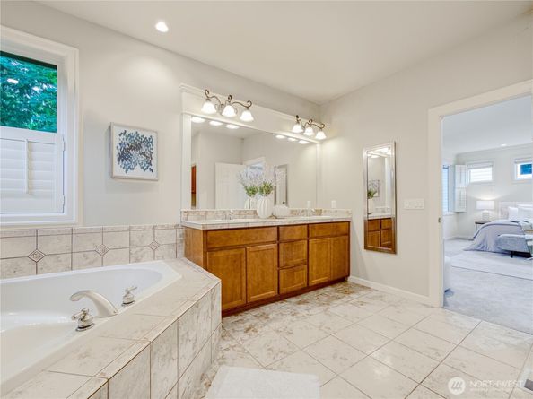 11928 158th Ave NE, Redmond WA 98052