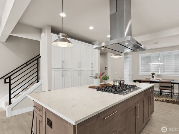 13259 NE 143rd Court 9, Woodinville WA 98072