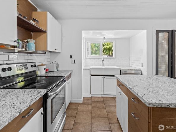 12246 20th Avenue S, Seattle WA 98168