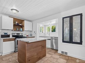 12246 20th Avenue S, Seattle WA 98168