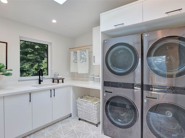 5202 Forest Avenue SE, Mercer Island WA 98040