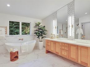 5202 Forest Avenue SE, Mercer Island WA 98040