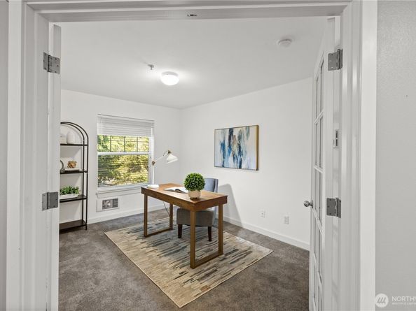 10500 NE 221st Lane 202, Redmond WA 98053