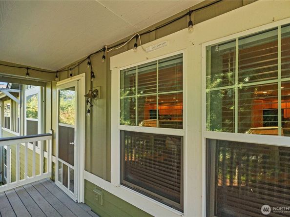 10500 NE 221st Lane 202, Redmond WA 98053
