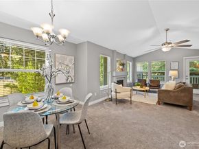 10500 NE 221st Lane 202, Redmond WA 98053