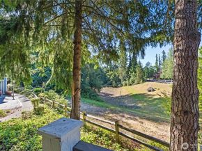 10500 NE 221st Lane 202, Redmond WA 98053
