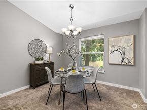 10500 NE 221st Lane 202, Redmond WA 98053