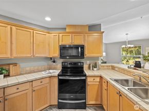 10500 NE 221st Lane 202, Redmond WA 98053