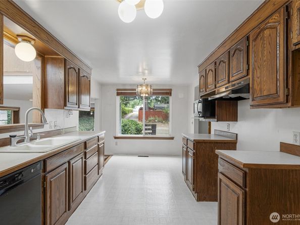 5531 NE 193rd Street, Kenmore WA 98028