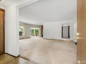 5531 NE 193rd Street, Kenmore WA 98028