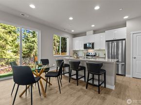 110 B 169th Place SW, Bothell WA 98012