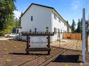 110 B 169th Place SW, Bothell WA 98012