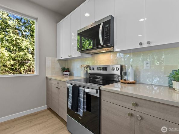 110 B 169th Place SW, Bothell WA 98012