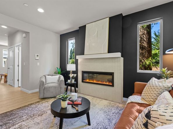 110 B 169th Place SW, Bothell WA 98012
