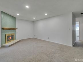 17527 149th Avenue SE B12, Renton WA 98058