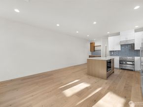 1412 N 47th Street A, Seattle WA 98103