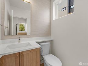 1412 N 47th Street A, Seattle WA 98103