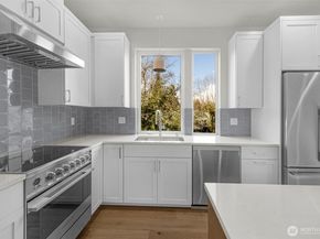 1412 N 47th Street A, Seattle WA 98103