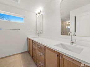 1412 N 47th Street A, Seattle WA 98103