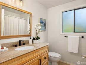 5344 Ruby Place NE, Bainbridge Island WA 98110