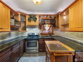 943 23rd Avenue, Seattle WA 98122