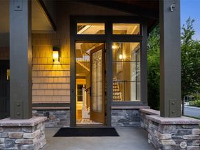 1211 N 42nd Place, Renton WA 98056