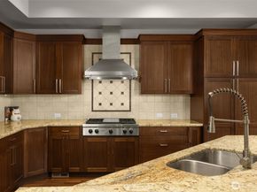 1211 N 42nd Place, Renton WA 98056