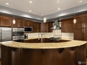 1211 N 42nd Place, Renton WA 98056