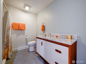 910 Lenora Street 200, Seattle WA 98121