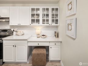 6225 Lake Washington Boulevard NE 208, Kirkland WA 98033