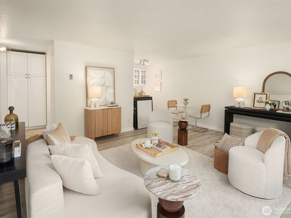 6225 Lake Washington Boulevard NE 208, Kirkland WA 98033