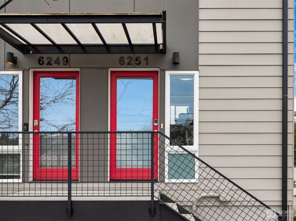 6251 8th Avenue NW, Seattle WA 98107