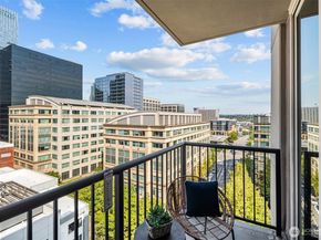 177 107th Avenue NE 1702, Bellevue WA 98004