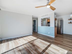 19428 Aurora Avenue N 431, Shoreline WA 98133