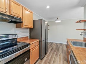 19428 Aurora Avenue N 431, Shoreline WA 98133