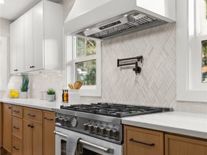 62 165th Avenue SE, Bellevue WA 98008