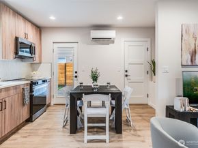 12531 25th Avenue NE Unit C, Seattle WA 98125