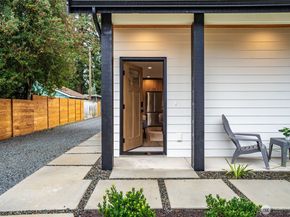 12531 25th Avenue NE Unit C, Seattle WA 98125