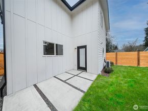 12531 25th Avenue NE C, Seattle WA 98125