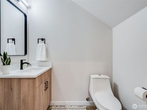 12531 25th Avenue NE Unit C, Seattle WA 98125