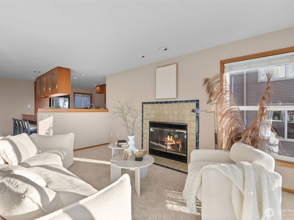 3200 Alki Avenue SW 301, Seattle WA 98116