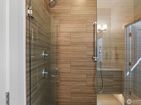 230 26th Avenue E, Seattle WA 98112