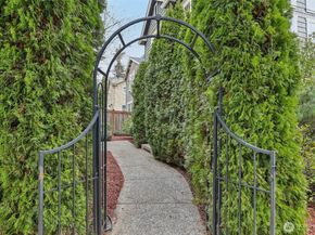 18200 NE 110th Street, Redmond WA 98052