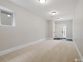 217 7th Avenue W, Kirkland WA 98033