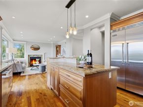 217 7th Avenue W, Kirkland WA 98033