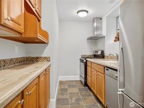 217 7th Avenue W, Kirkland WA 98033