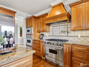 217 7th Avenue W, Kirkland WA 98033