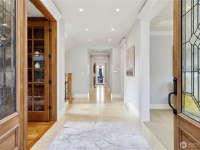 217 7th Avenue W, Kirkland WA 98033